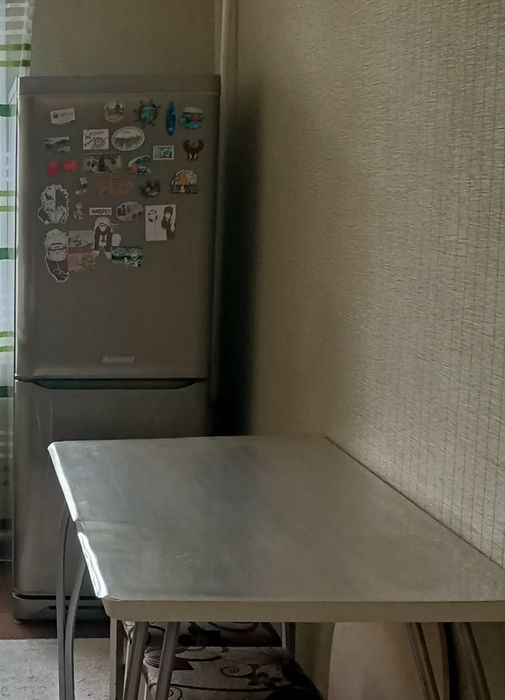 Холодильник Аристон б/у.