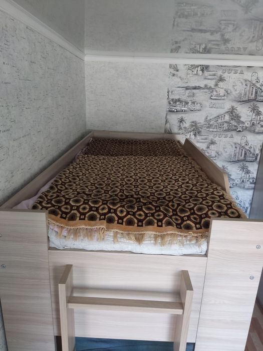Продам 2х ярустную кровать