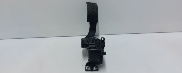 Pedala acceleratie 8d1721523f Volkswagen VW Passat B5 seria