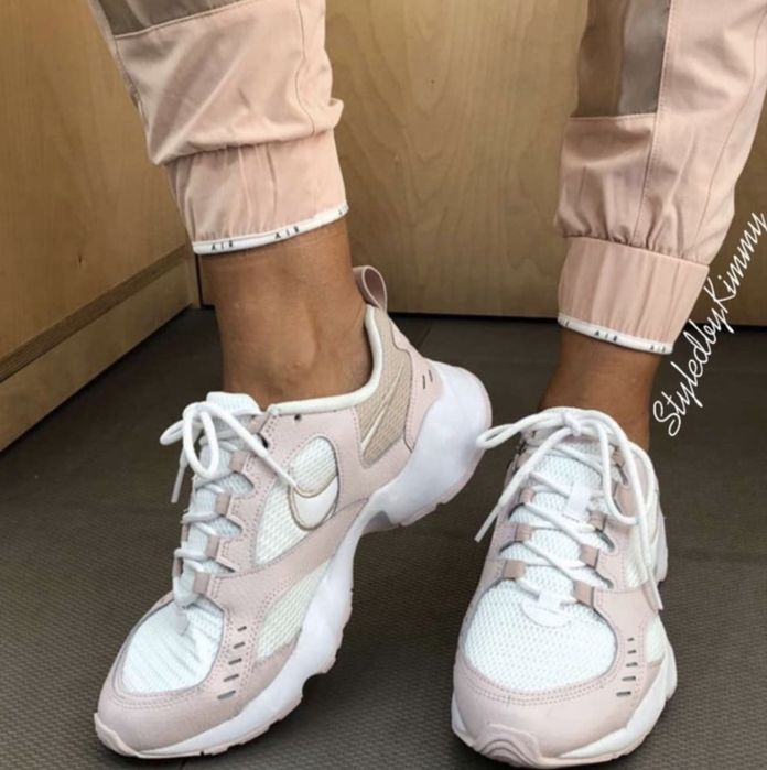 Nike Air  Heights 41 н. 26,5 см