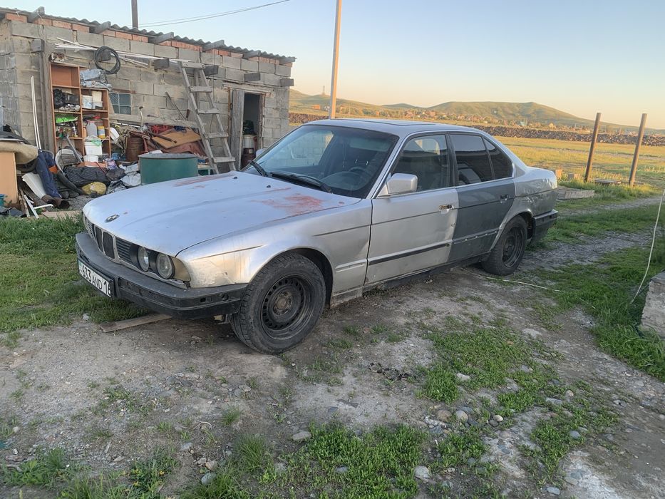 Продам bmw 520i