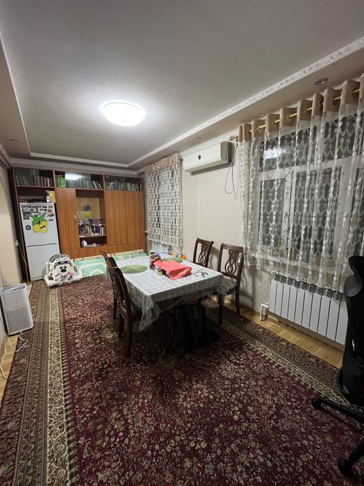 Продается 3-комнатная квартира с  xорошим ремонтом на Ц квартале