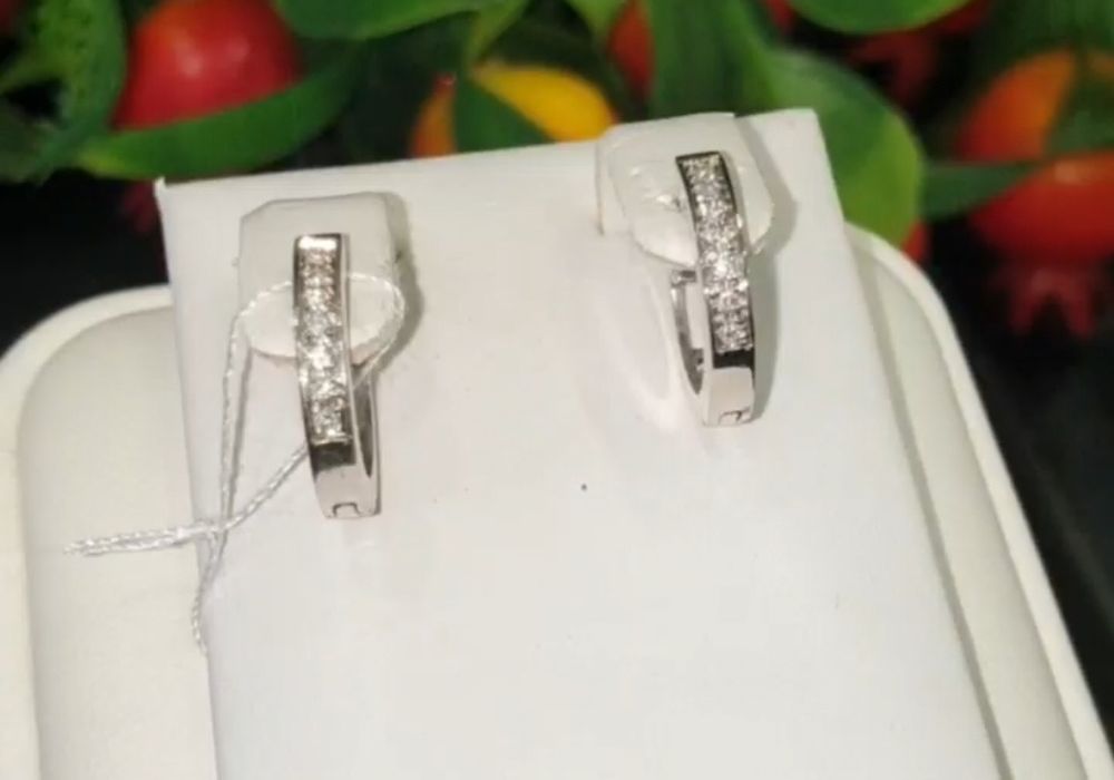 Серьги  с бриллиантами