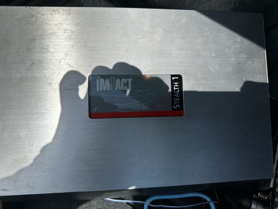 Бас-каса усилвател стъпка