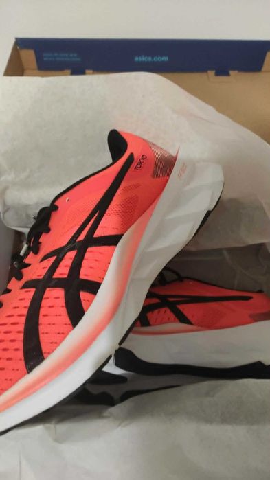 ASICS Novablast Tokyo