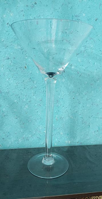 Большая рюмка из стекла