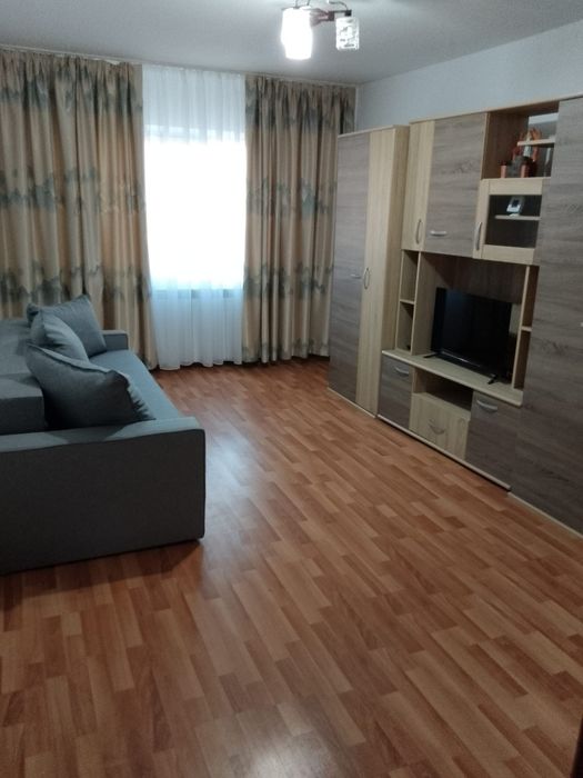 Inchiriez apartament