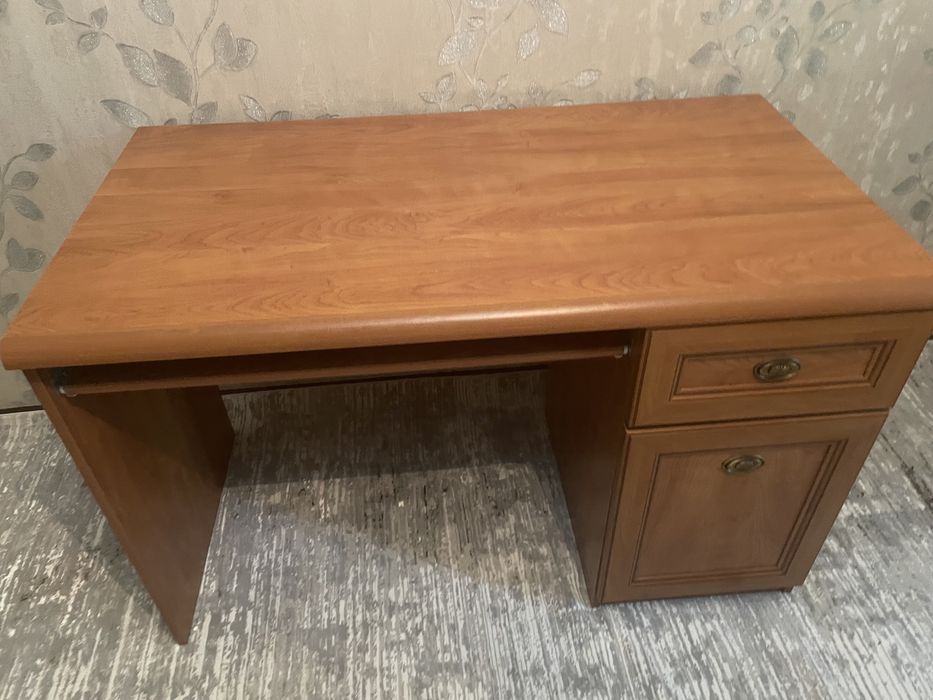 Стол с ящиками выдвижными
