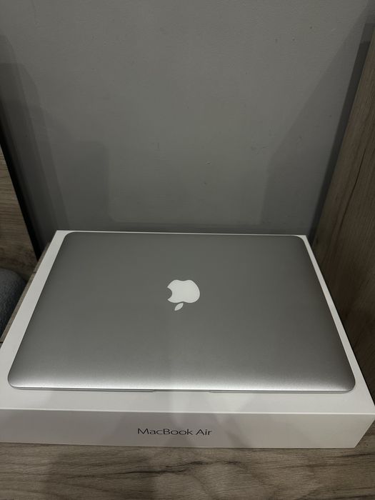 Mac Book Air 13-inch