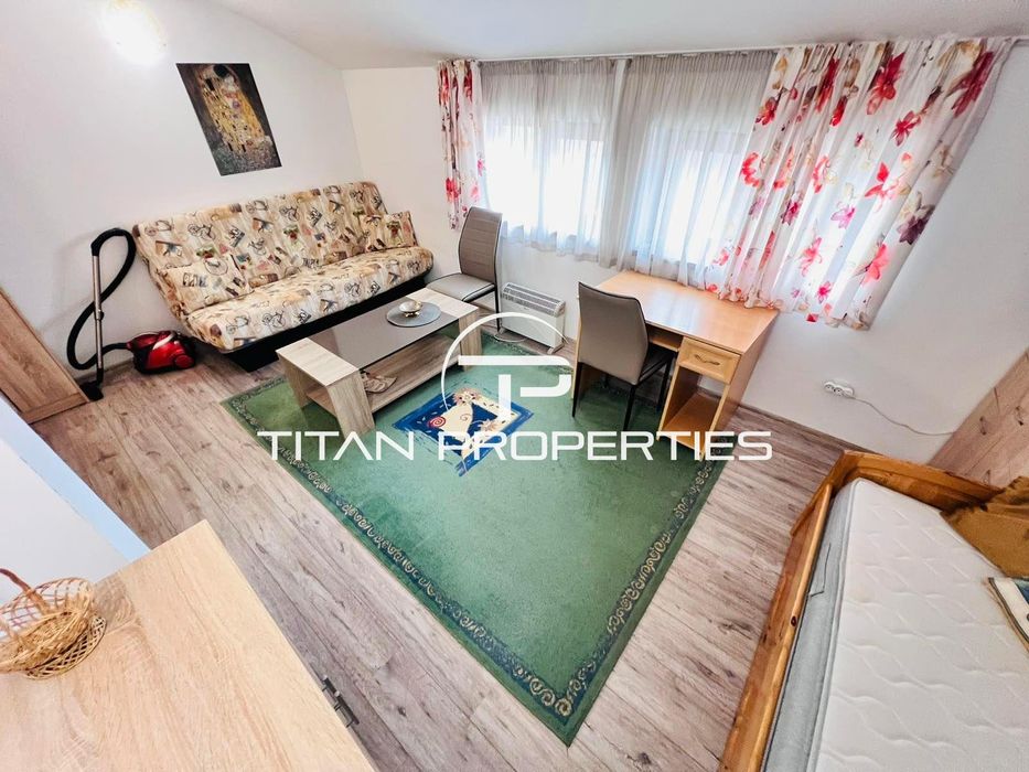 Дава се под наем Едностаен апартамент в Бургас, Център - 35 кв.м за 255 € - Снимка #2