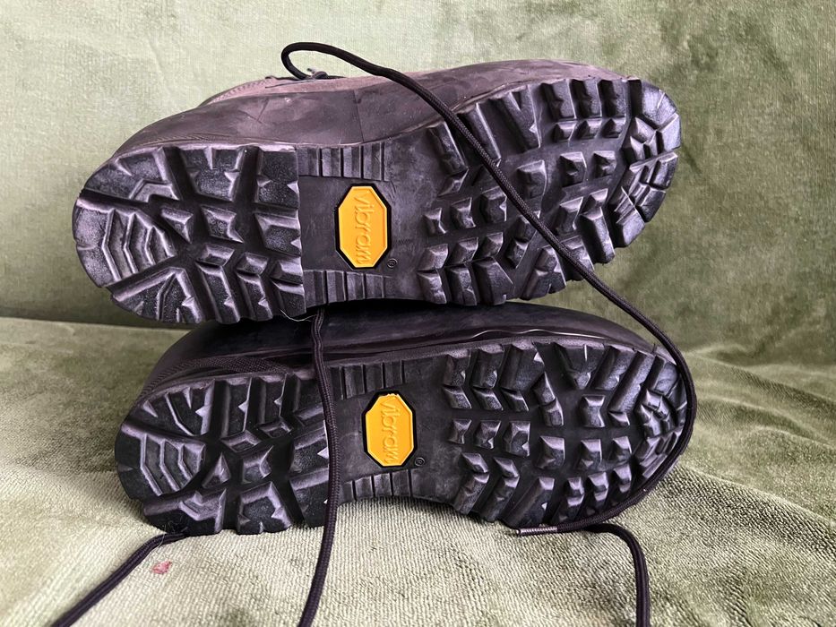 Bocanci trekking AKU