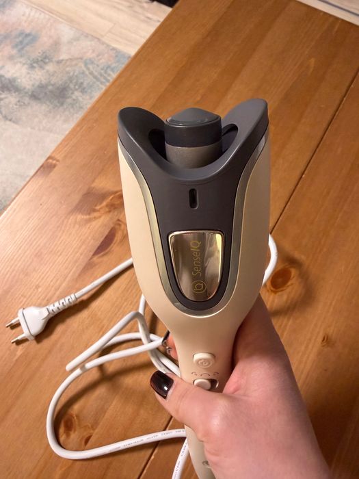 Ondulator automat Philips SenseIQ Seria 8000