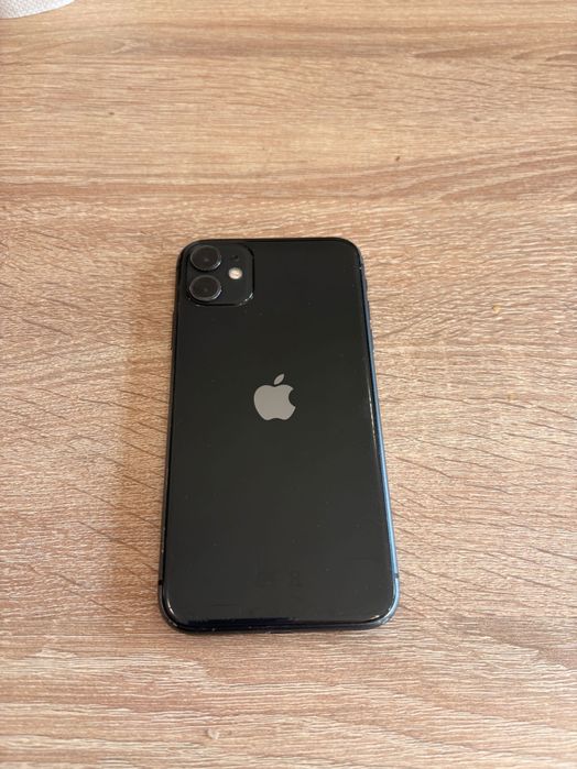 iPhone 11  Работи перфектно
