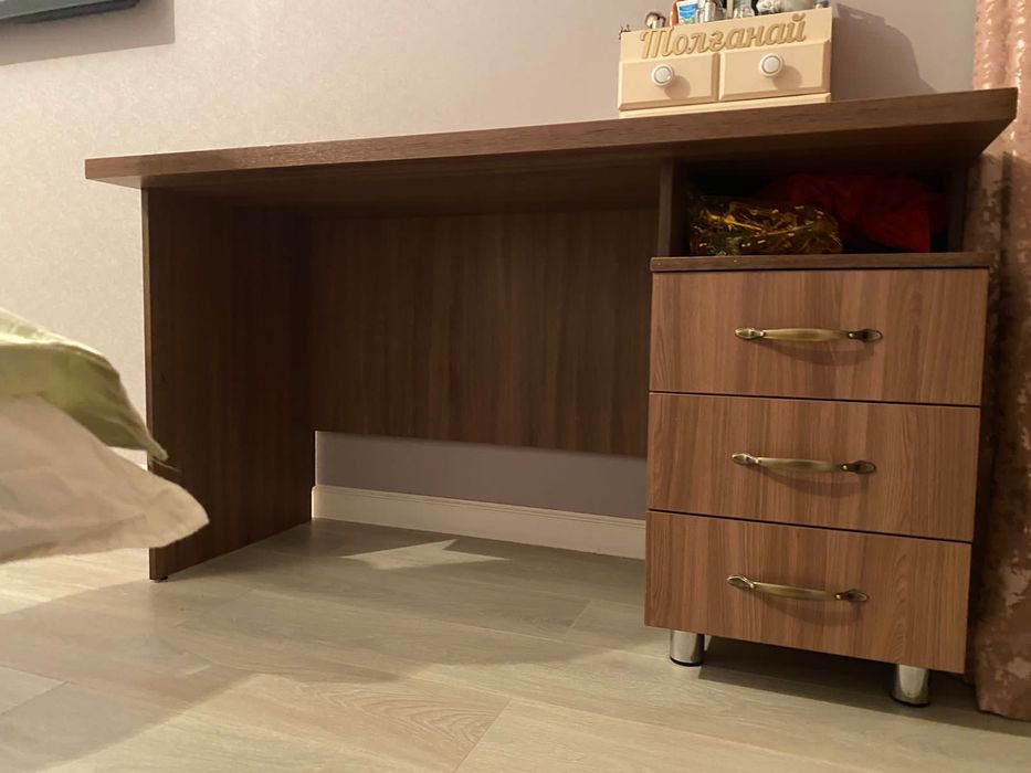 Журнальный столик