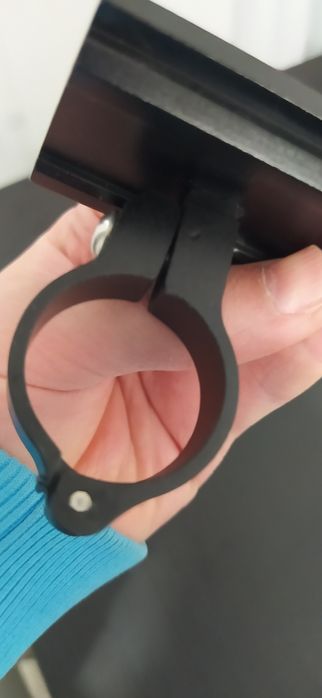 Черна поставка за GSM за велосипедно кормило