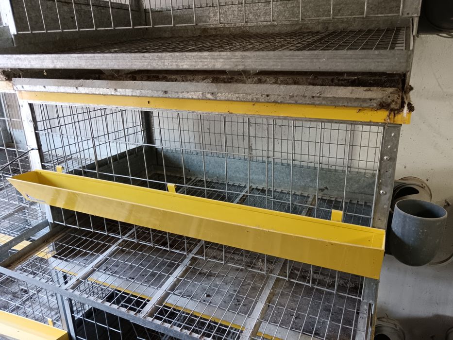 Продам клетки для курей заводские..