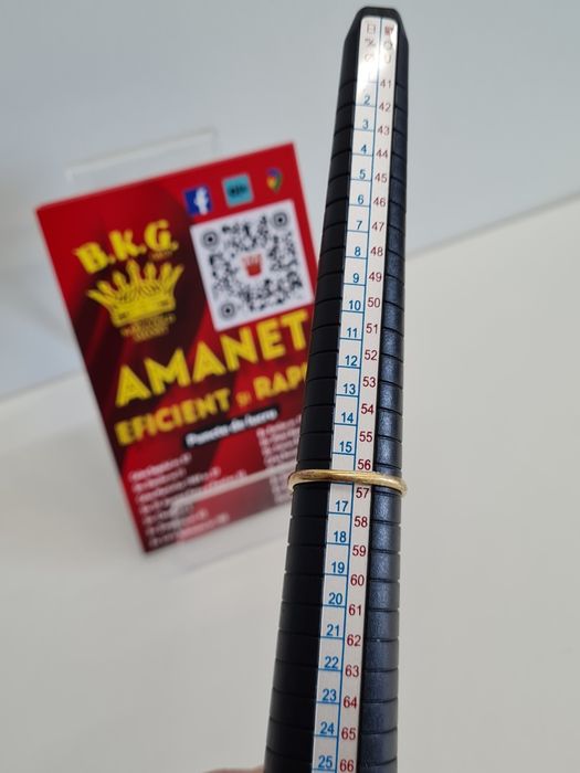 Inel de aur de 18k cu safir si diamante Amanet BKG