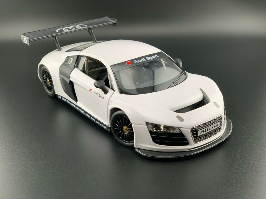 Macheta auto Audi R 8 LMS, Rastar, 1/24