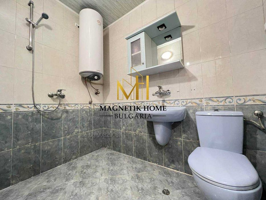 Реновиран тристаен апартамент до ”Билковата аптека”