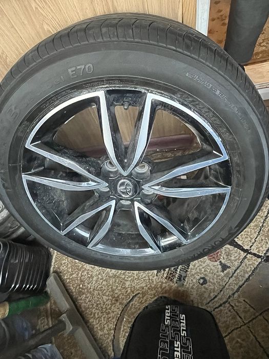 Camry exclusive 55 Диски с шинами б/у