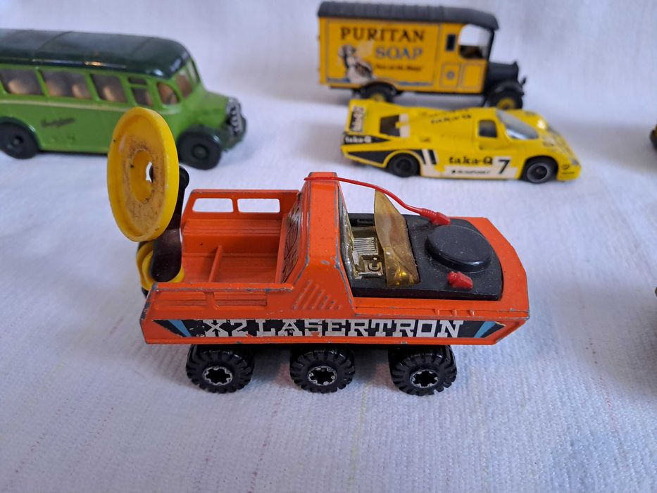 macheta corgi veche metal