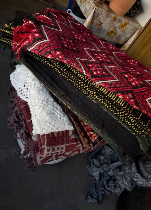 Старинни одеала, пътеки , килими