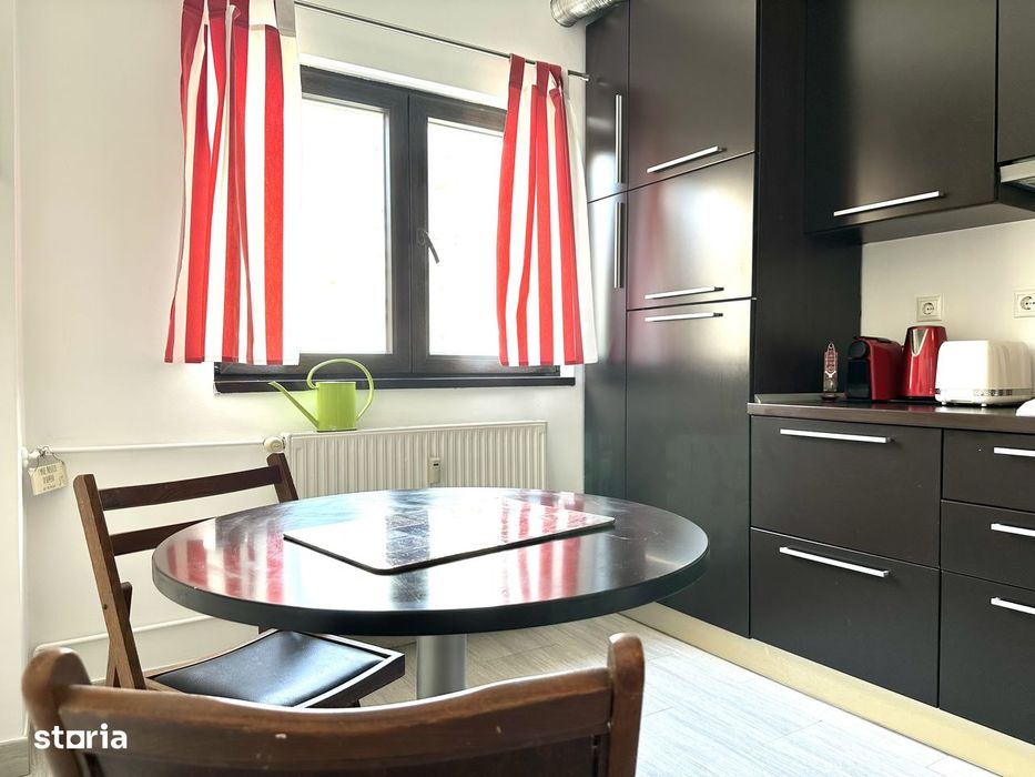 Apartament vedere spate, zona Calea Moșilor - intersecție cu Eminescu