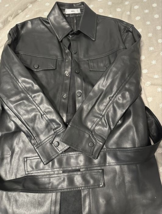 Jacheta piele neagra Mango