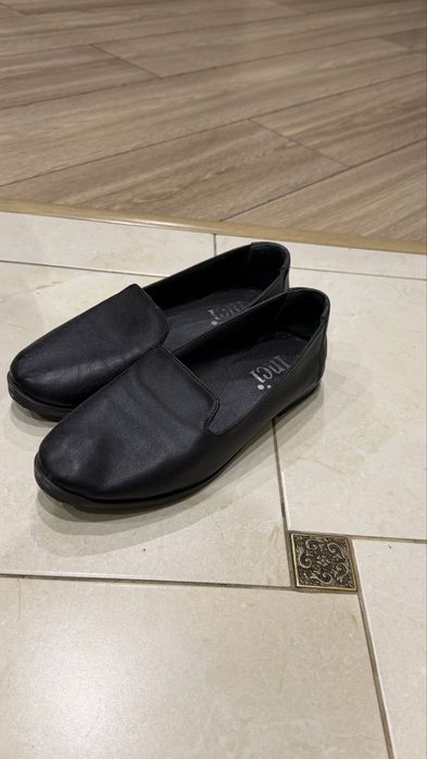 Продам  лоферы, балетки