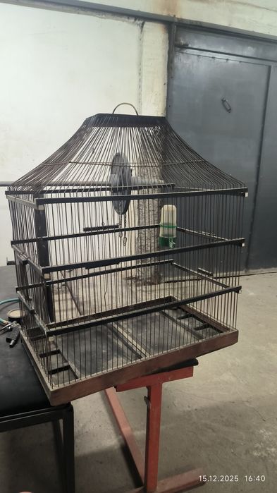 Клетка для птиц.