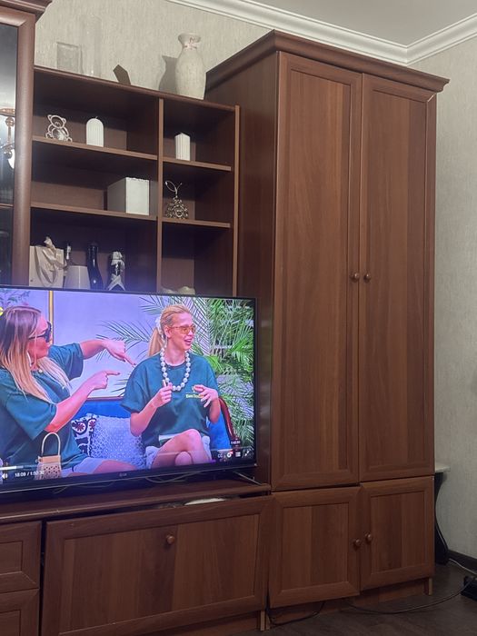 Продам гарнитур в зал, стенка