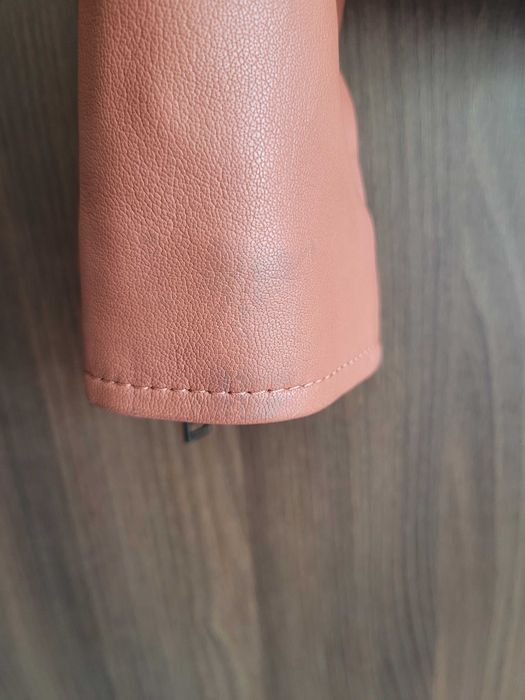 Massimo Dutti кожено яке с подарък 5 блузки на ТОП цена