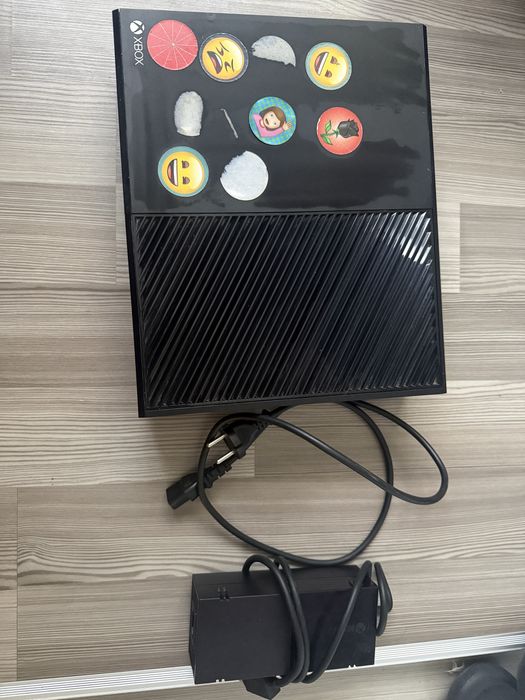 Vand Xbox One + 11 jocuri