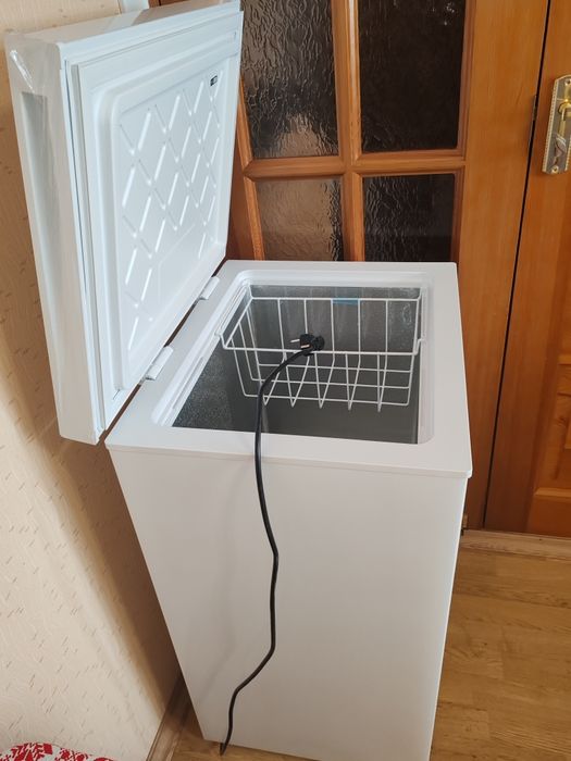 Продам морозильную камеру Hansa