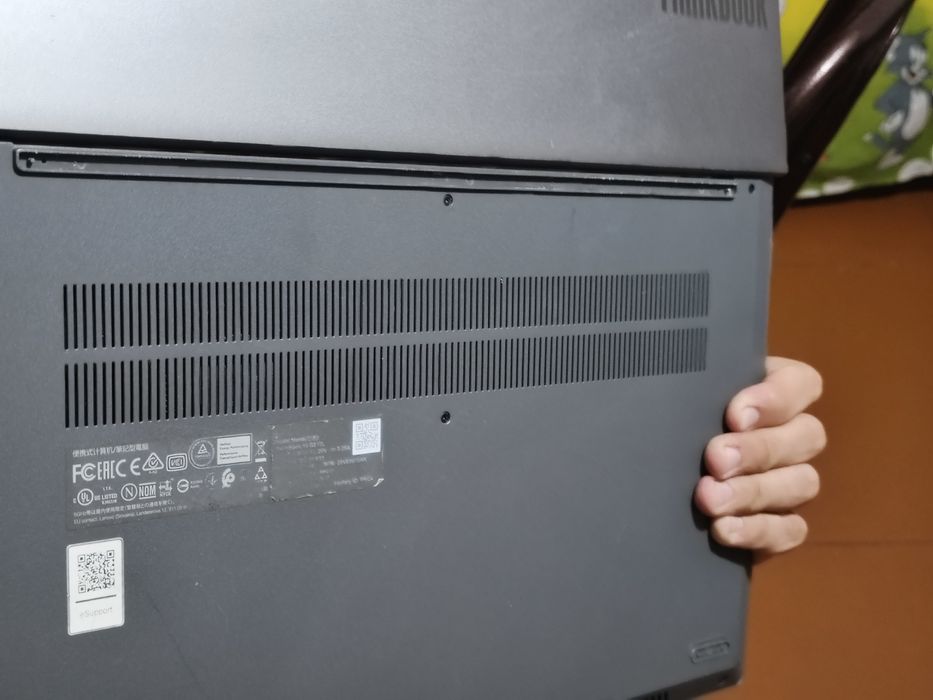 Noutbuk core i3 180°