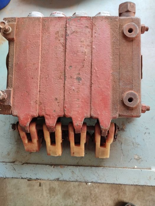 Разпределител четери секционен Ел табло за трафопост .