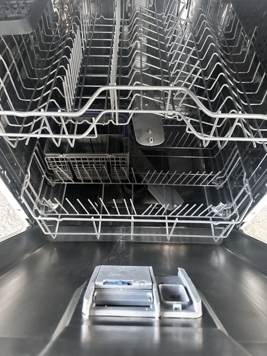 Продам посудомоющую машинку