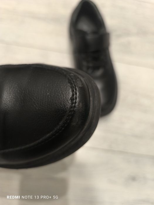 Продам туфли на мальчика 2000 тг