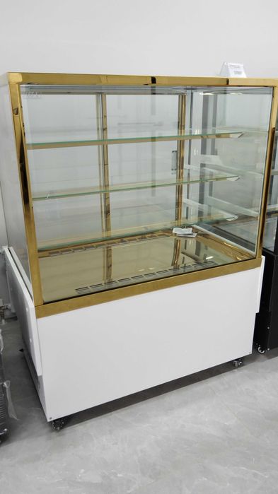 Кондитерская витрина