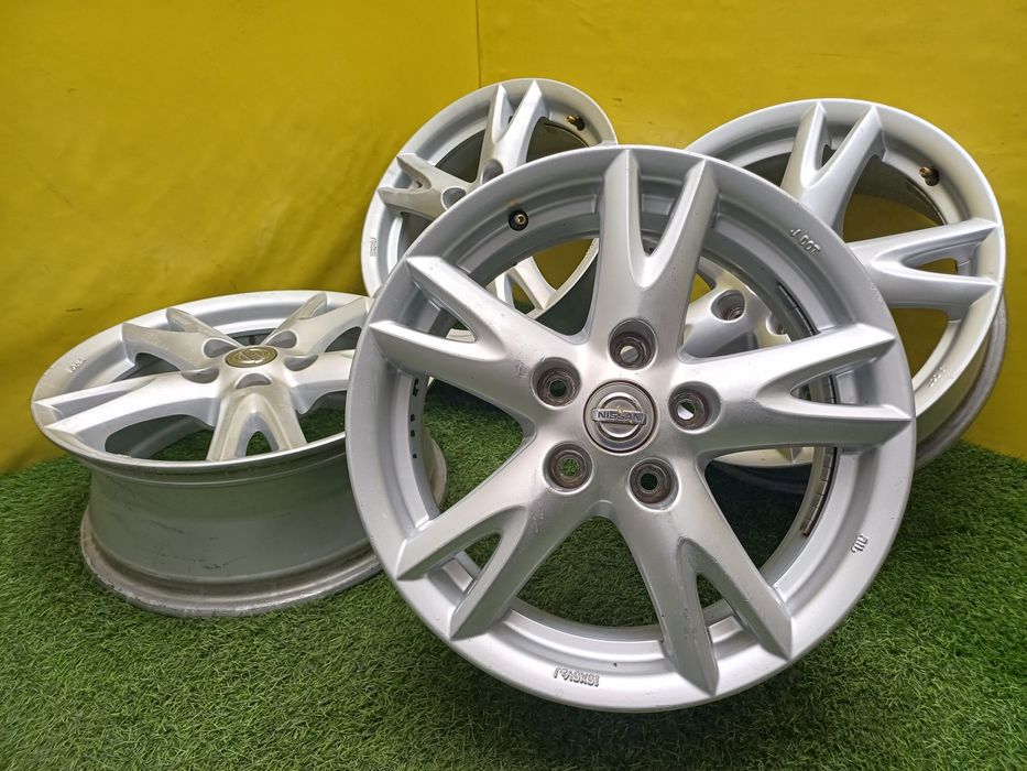 Диски R16 5x114.3 на Nissan и другие.
