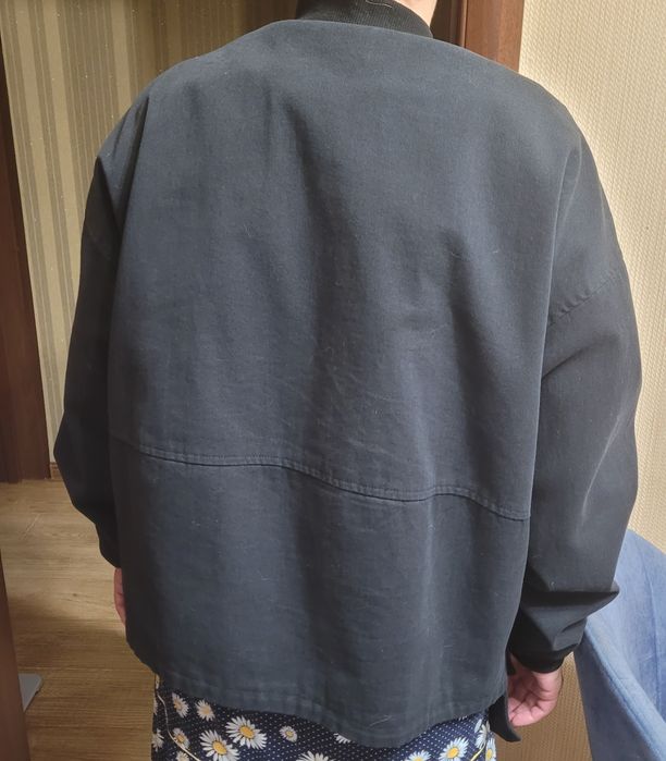 Куртка-бомбер продам