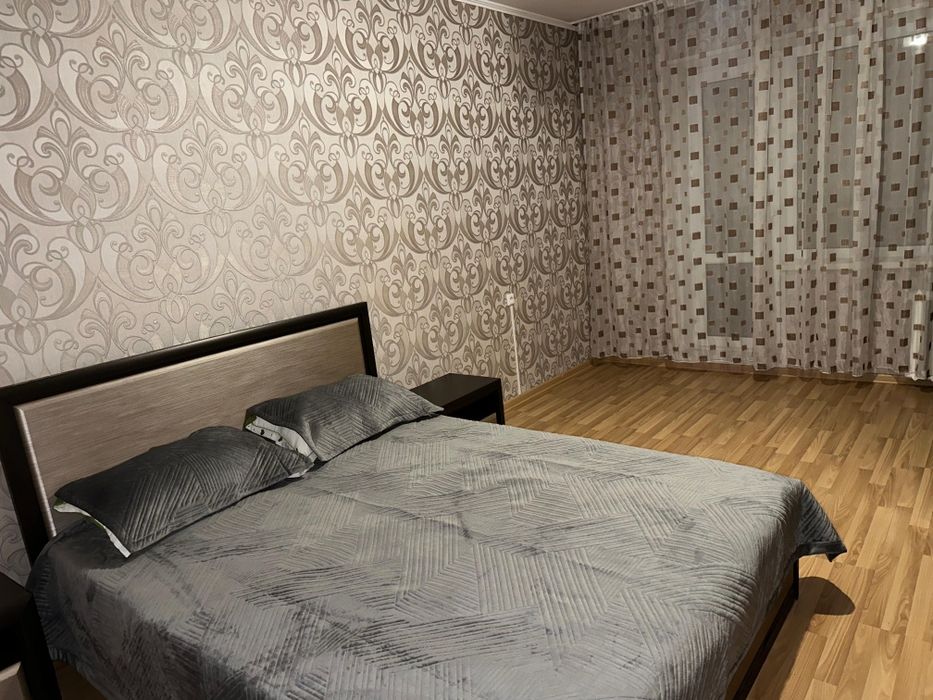 Посуточно сдам 2-х комнатную на КШТ