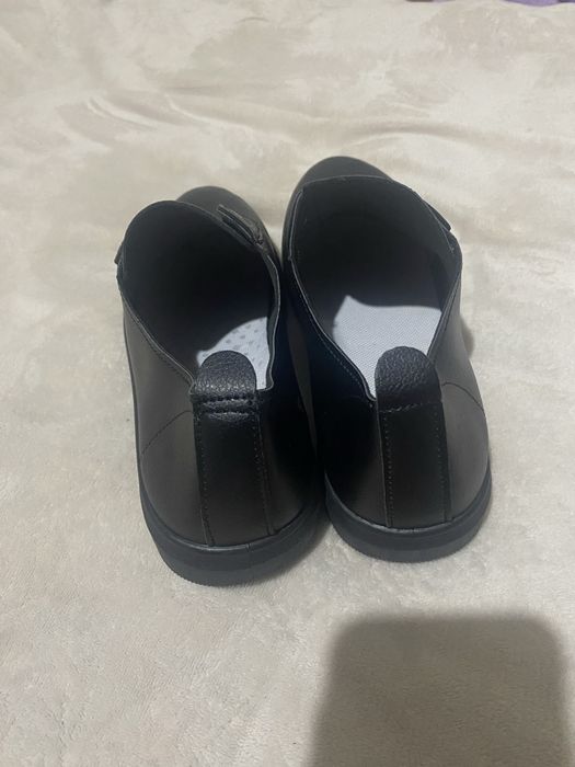 Ayollar uchun oyoq kiyim