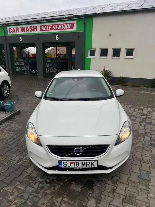 Volvo V40 Volvo V40 1.6 Diesel – 2013 – întreținut corect, stare tehnică foarte