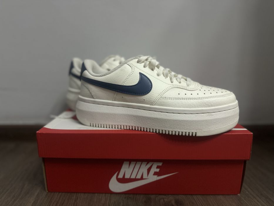 Nike кроссовки 40 размер