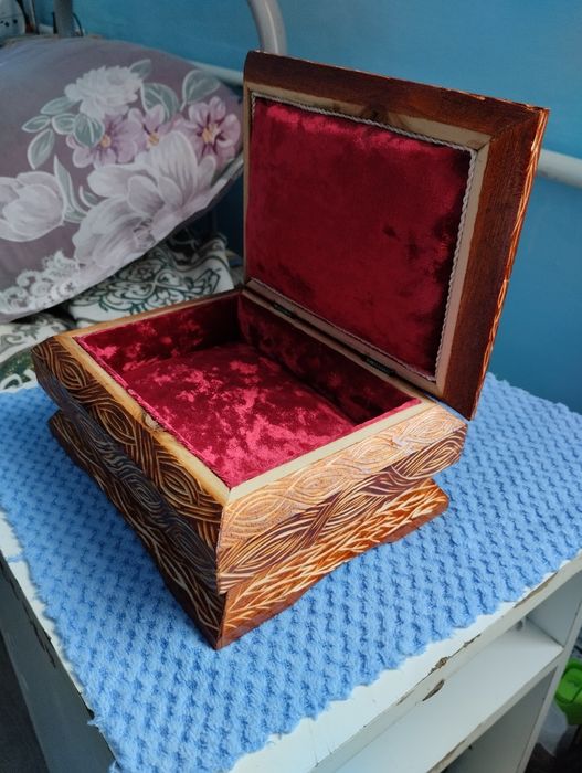 Продам кустарные изделье