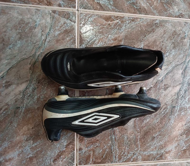 Бутонки за футбол