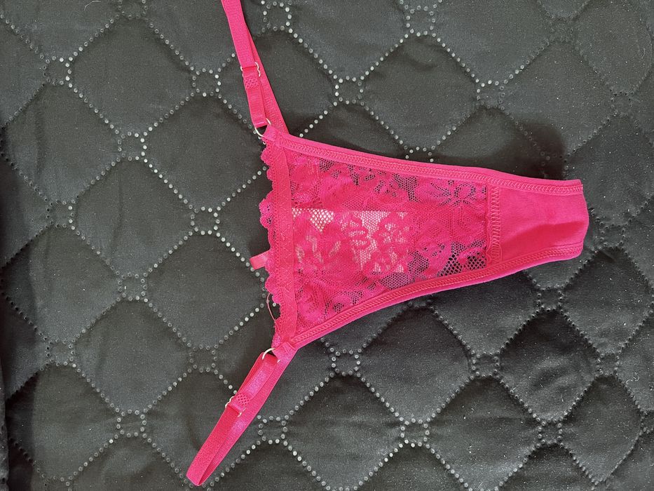 Нежно женско бельо