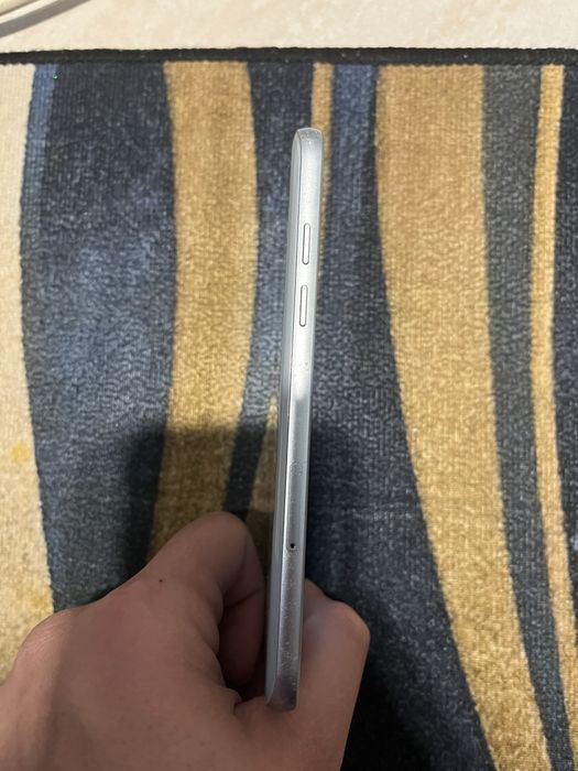 Samung a5 2017 fisurat schimb cu iphone