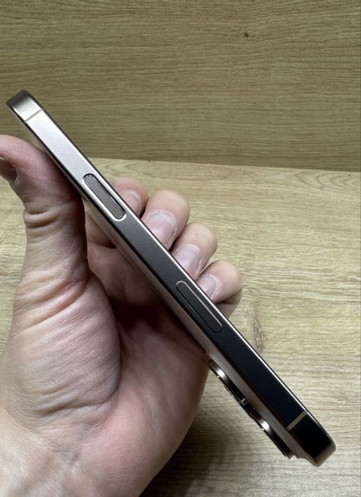 Iphone 16 Pro Max 256(SCHIMB doar cu IPHONE 17 PRO)